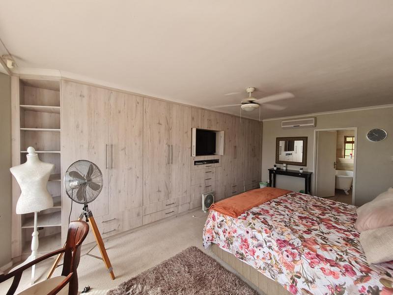 To Let 4 Bedroom Property for Rent in Rome Glen Western Cape